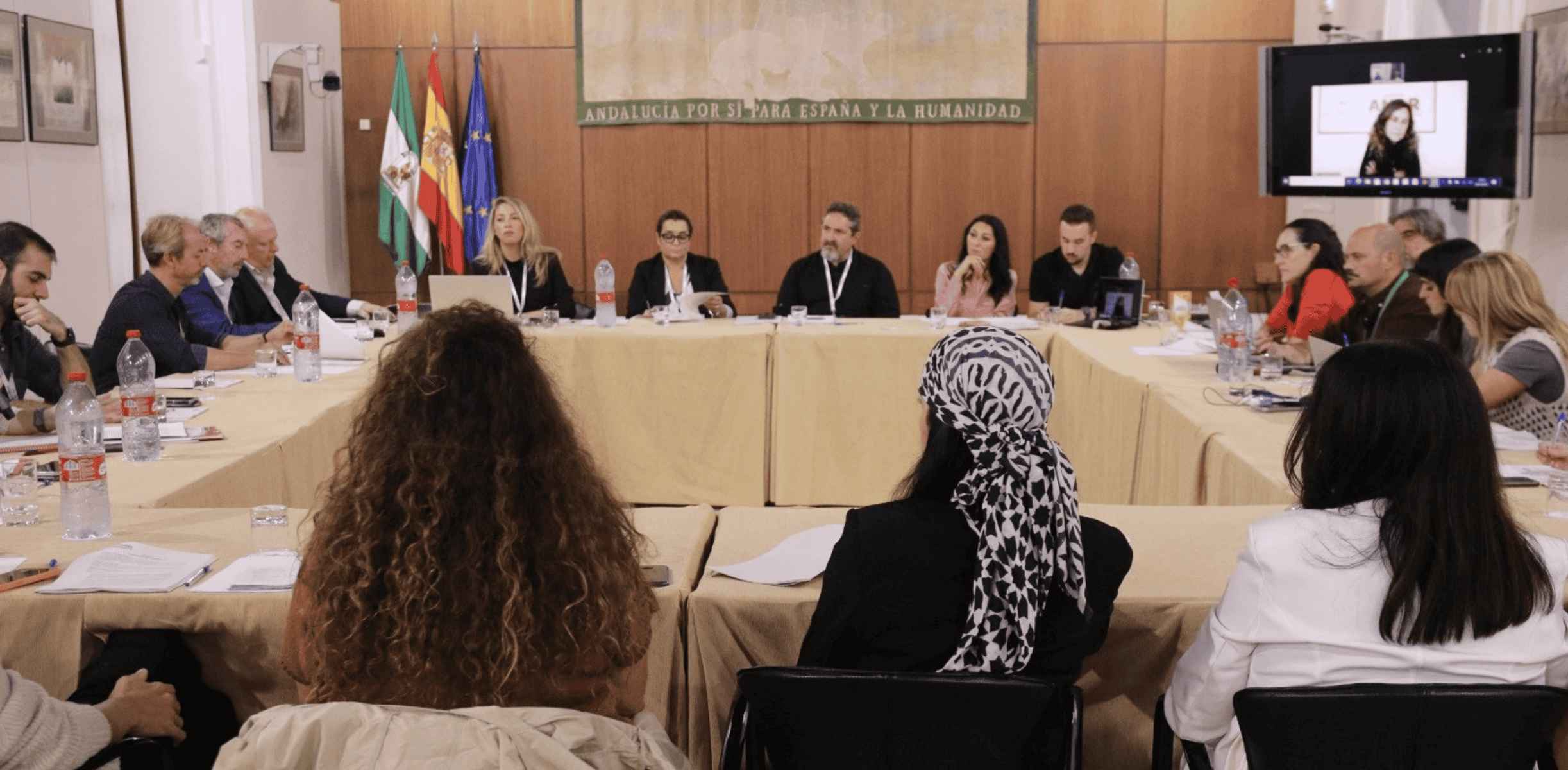 Imagen de la reunión mantenida por el grupo parlamentario Por Andalucía con 14 entidades sociales.