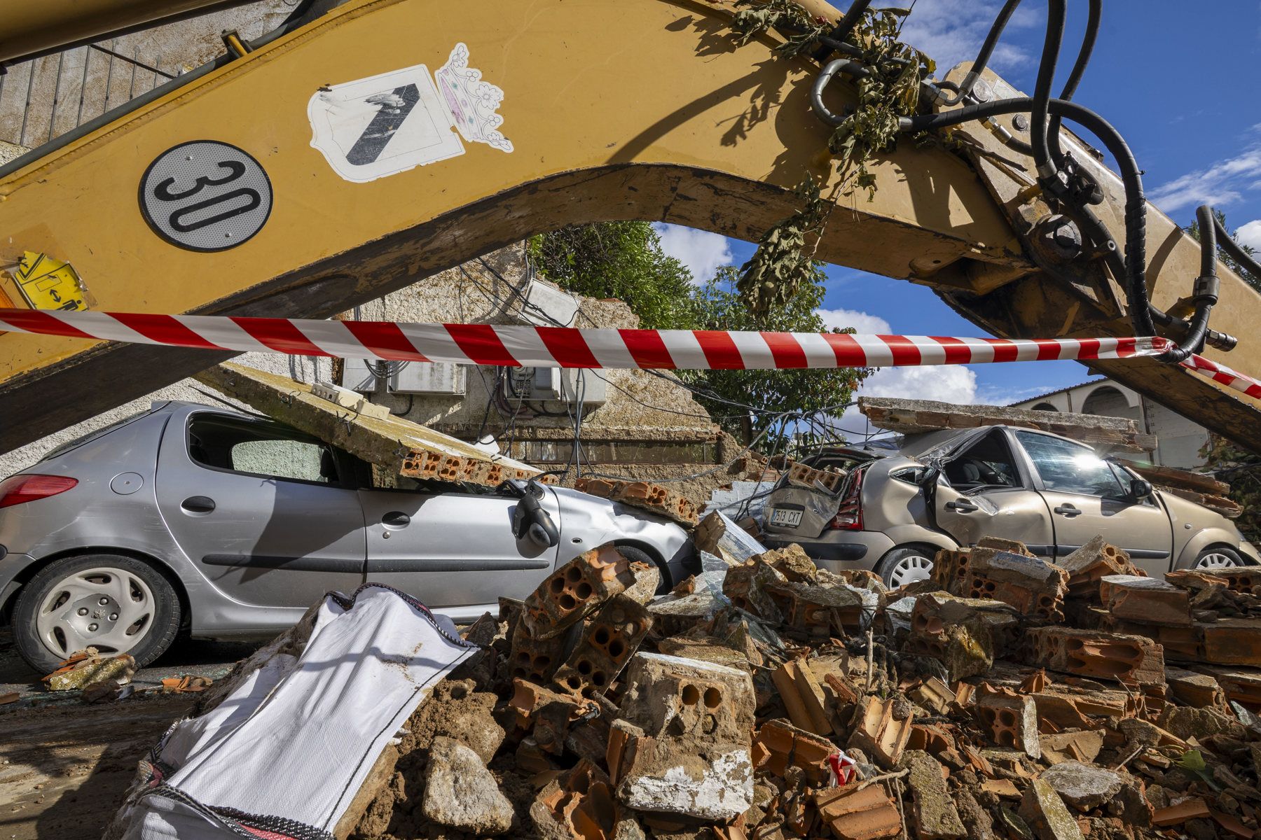 Un tornado provoca destrozos en Gibraleón.