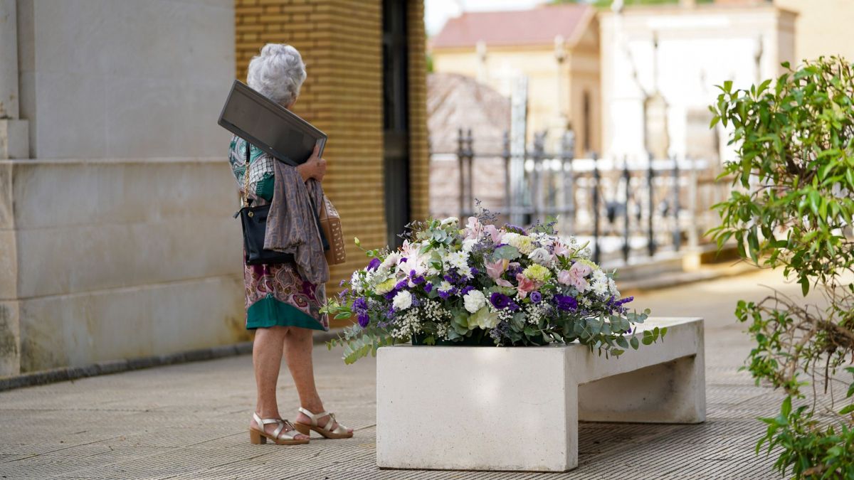 La Voz Del Sur   Cementerio San Fernando (Sevilla) Dia de Todos los Santos y Dia de Difuntos 27