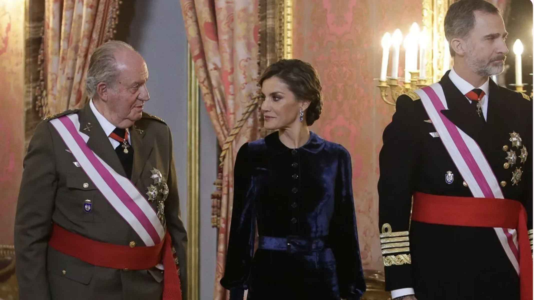 El rey emérito, la reina Letizia y el rey Felipe VI