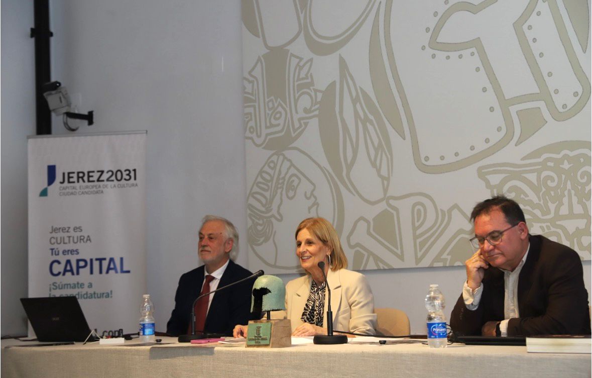 La alcaldesa de Jerez​​​​​​​, María José García-Pelayo, en la I Mesa Redonda 'Tartesos, Año 0'.