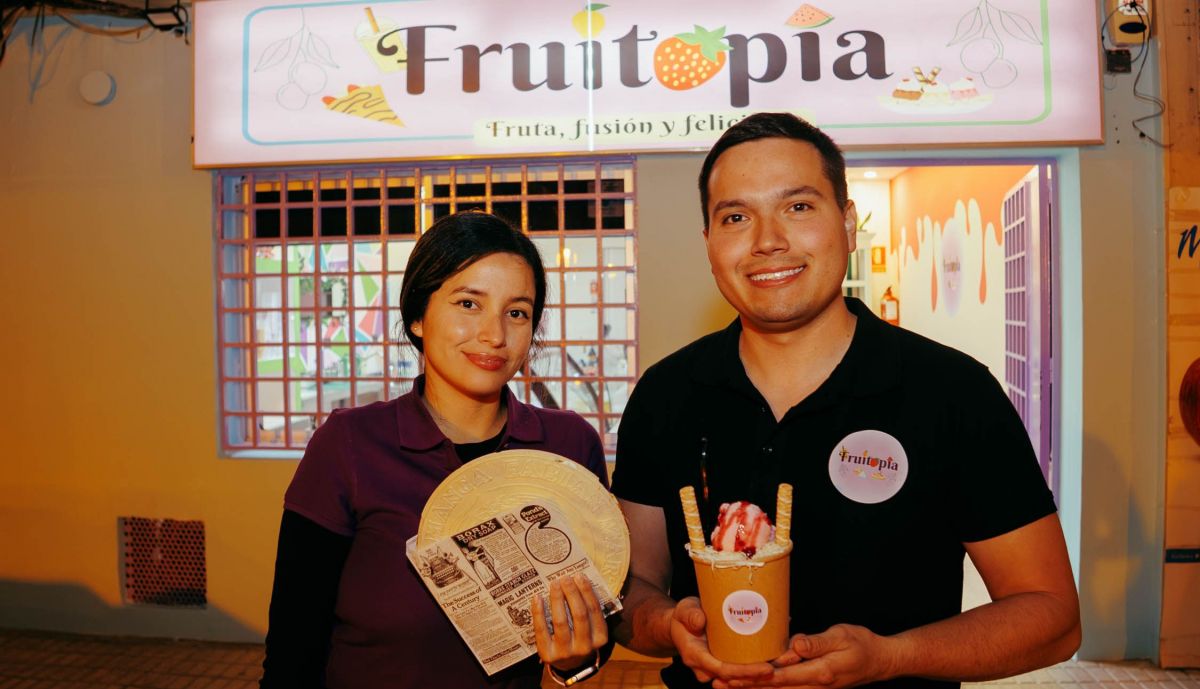 Kendy y Cristian, la pareja colombiana al frente de Fruitopia en Jerez.
