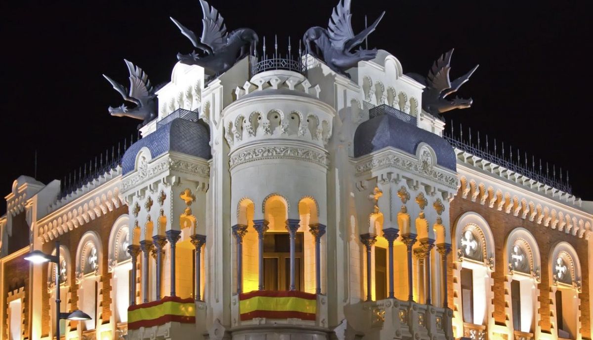 Casa de los Dragones en tamaño grande