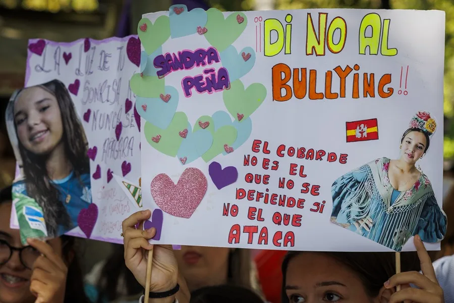 Una concentración de estudiantes en apoyo de la familia de Sandra Peña.