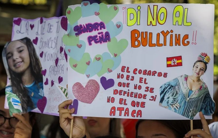 Una concentración de estudiantes en apoyo de la familia de Sandra Peña. copia Una concentración de estudiantes en apoyo de la familia de Sandra Peña. copia