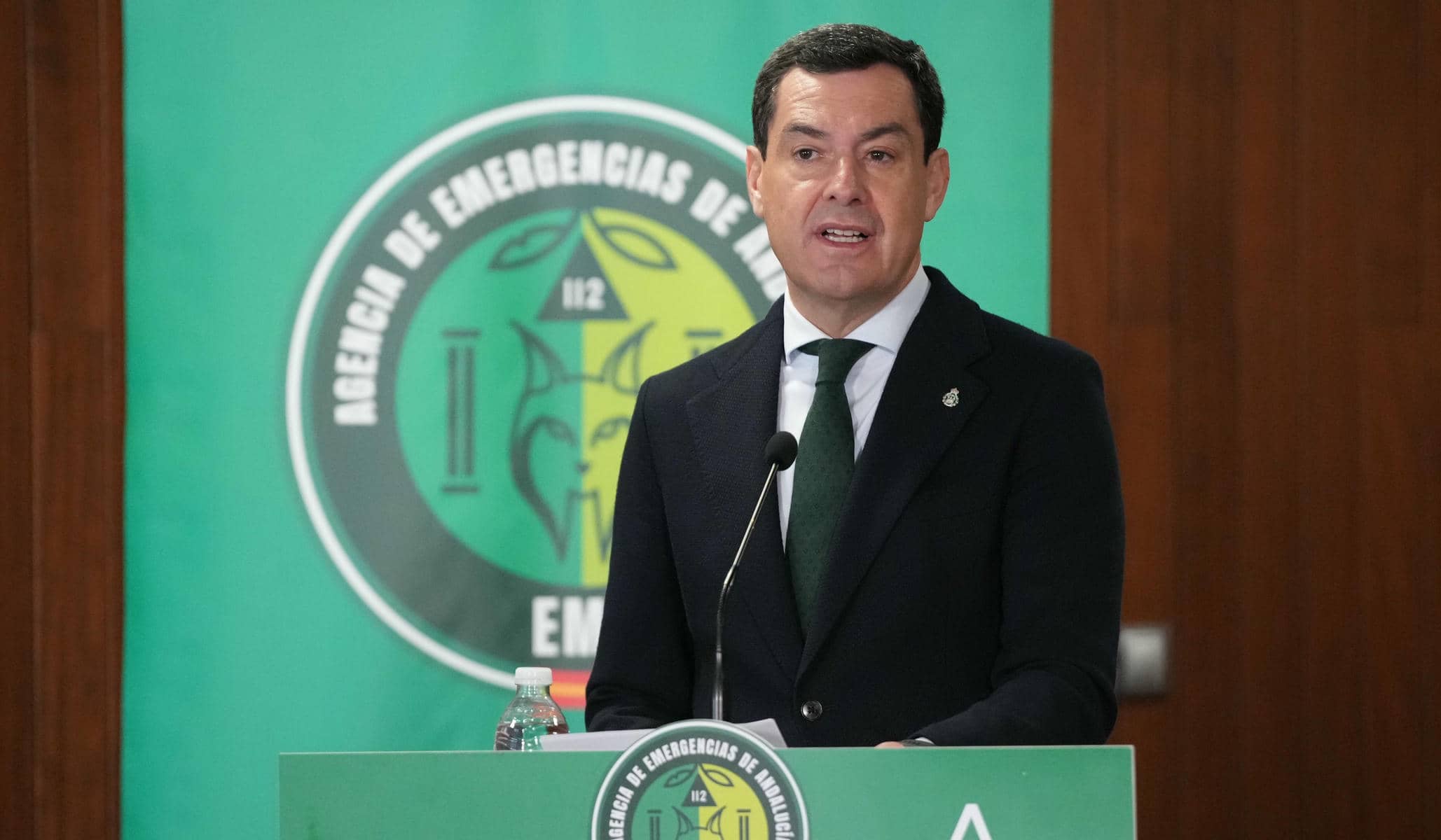 Juanma Moreno, en rueda de prensa este martes. Juanma Moreno, en rueda de prensa este martes.