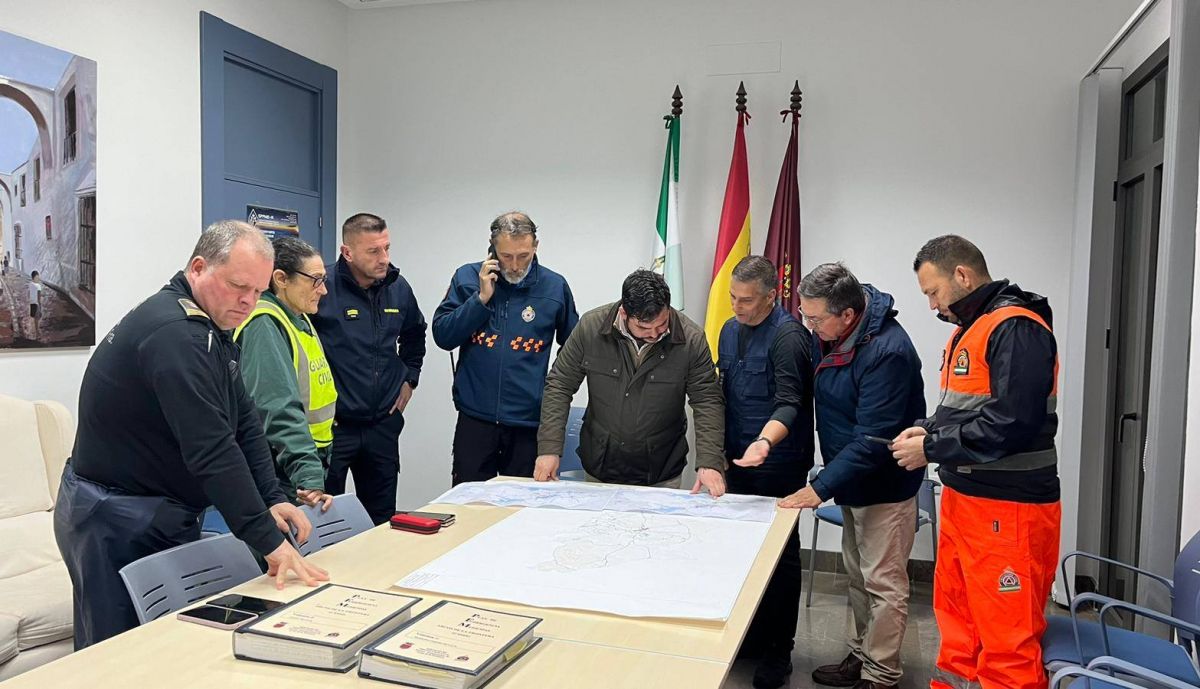 El alcalde de Arcos, liderando el dispositivo desplegado en Arcos.