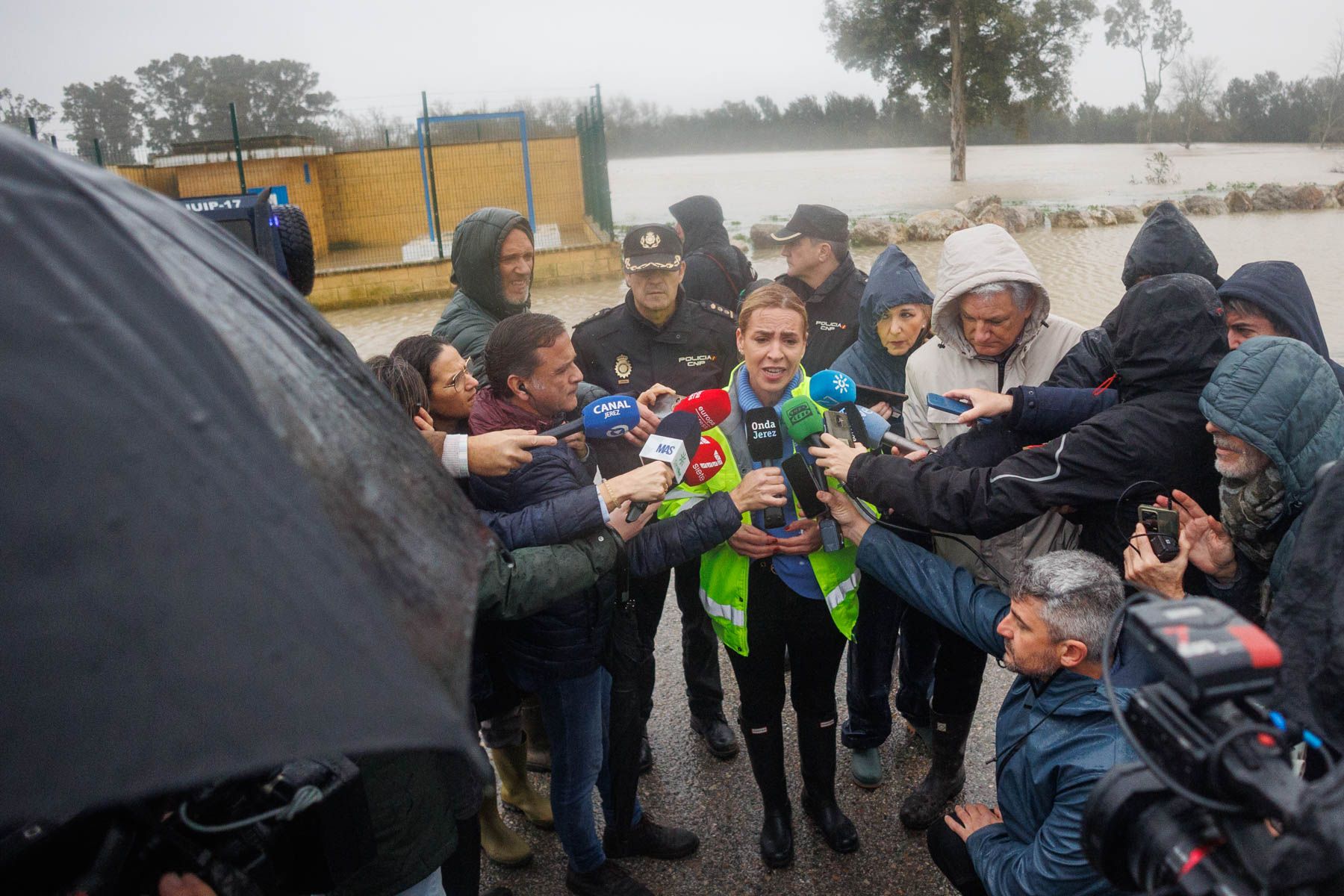 Atención a los medios de la presidenta de la Diputación de Cádiz, Almudena Martínez, este jueves en La Corta Atención a los medios de la presidenta de la Diputación de Cádiz, Almudena Martínez, este jueves en La Corta
