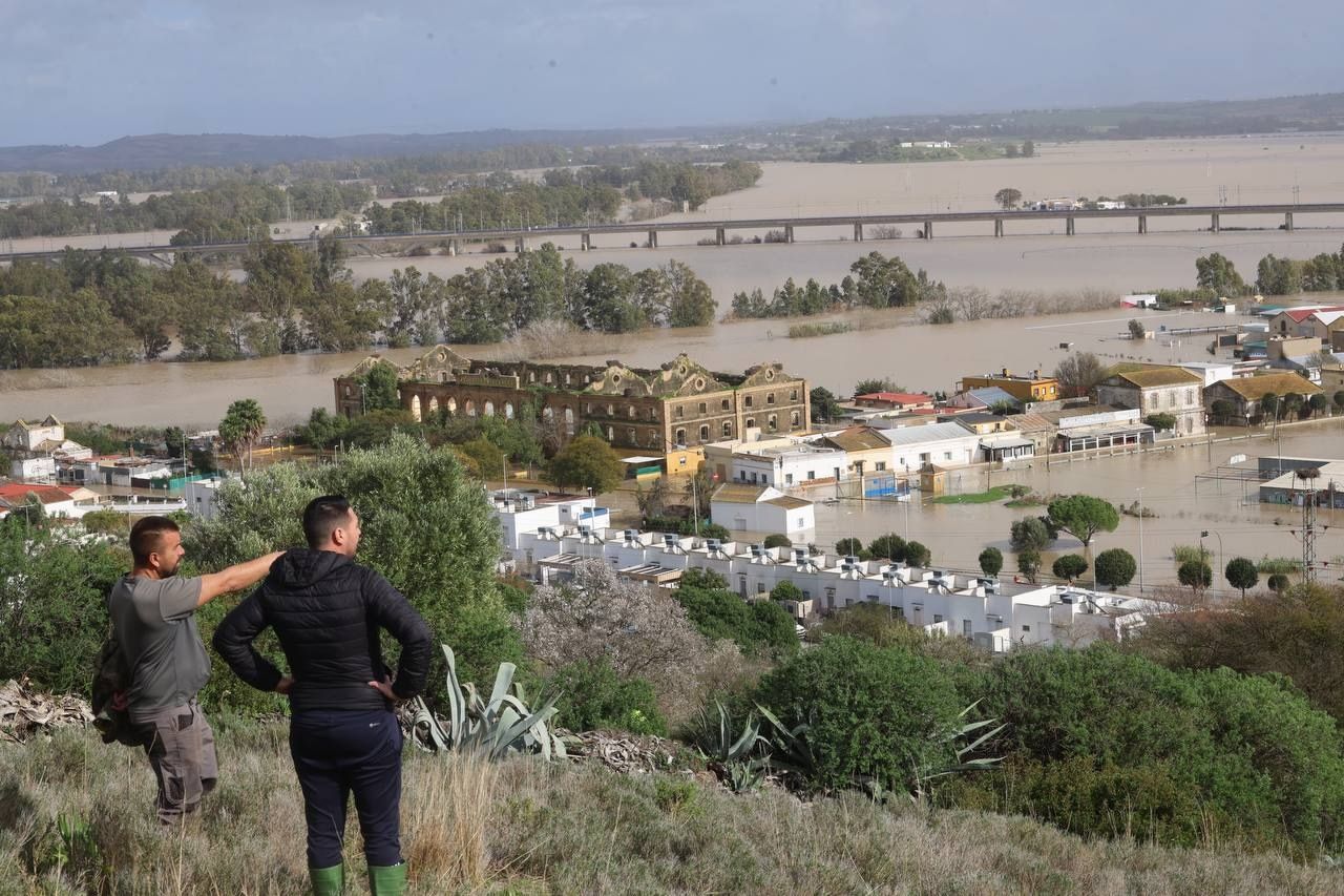 Una imagen durante el temporal de la barriada rural de El Portal.