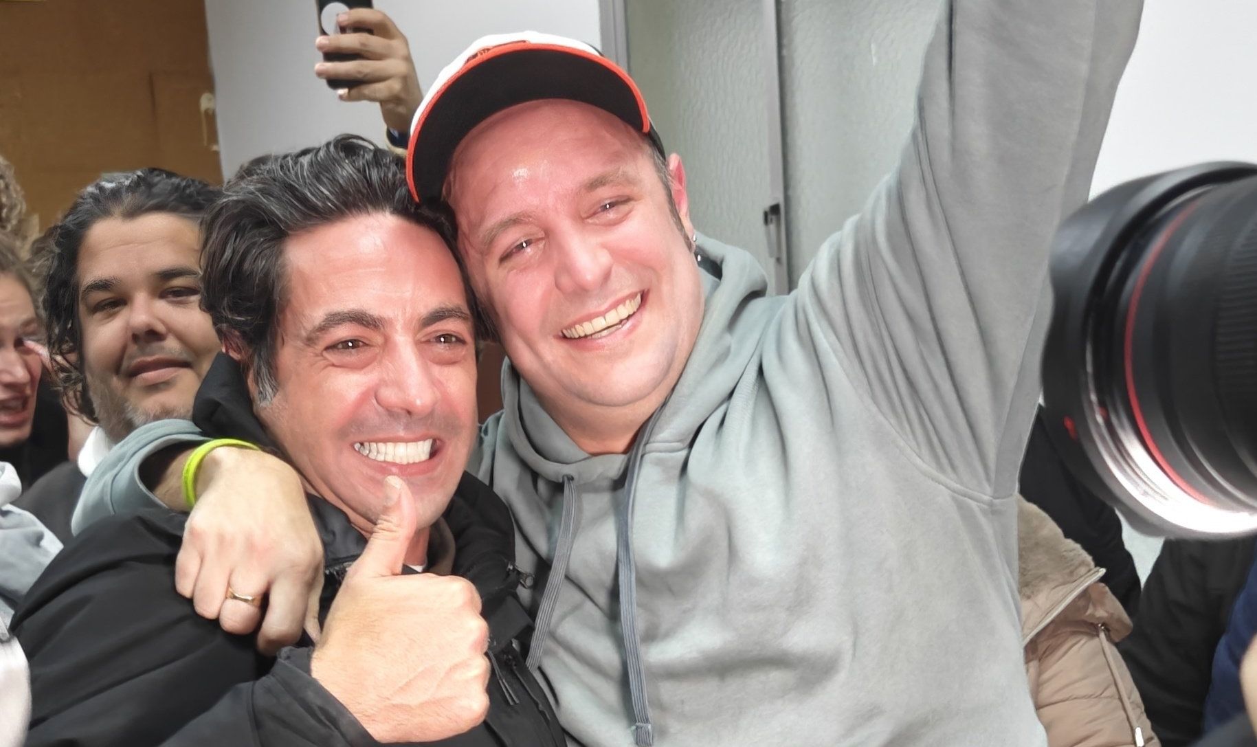 El Bizcocho y Pablo de la Prida, celebrando el primer premio de la chirigota. El Bizcocho y Pablo de la Prida, celebrando el primer premio de la chirigota.