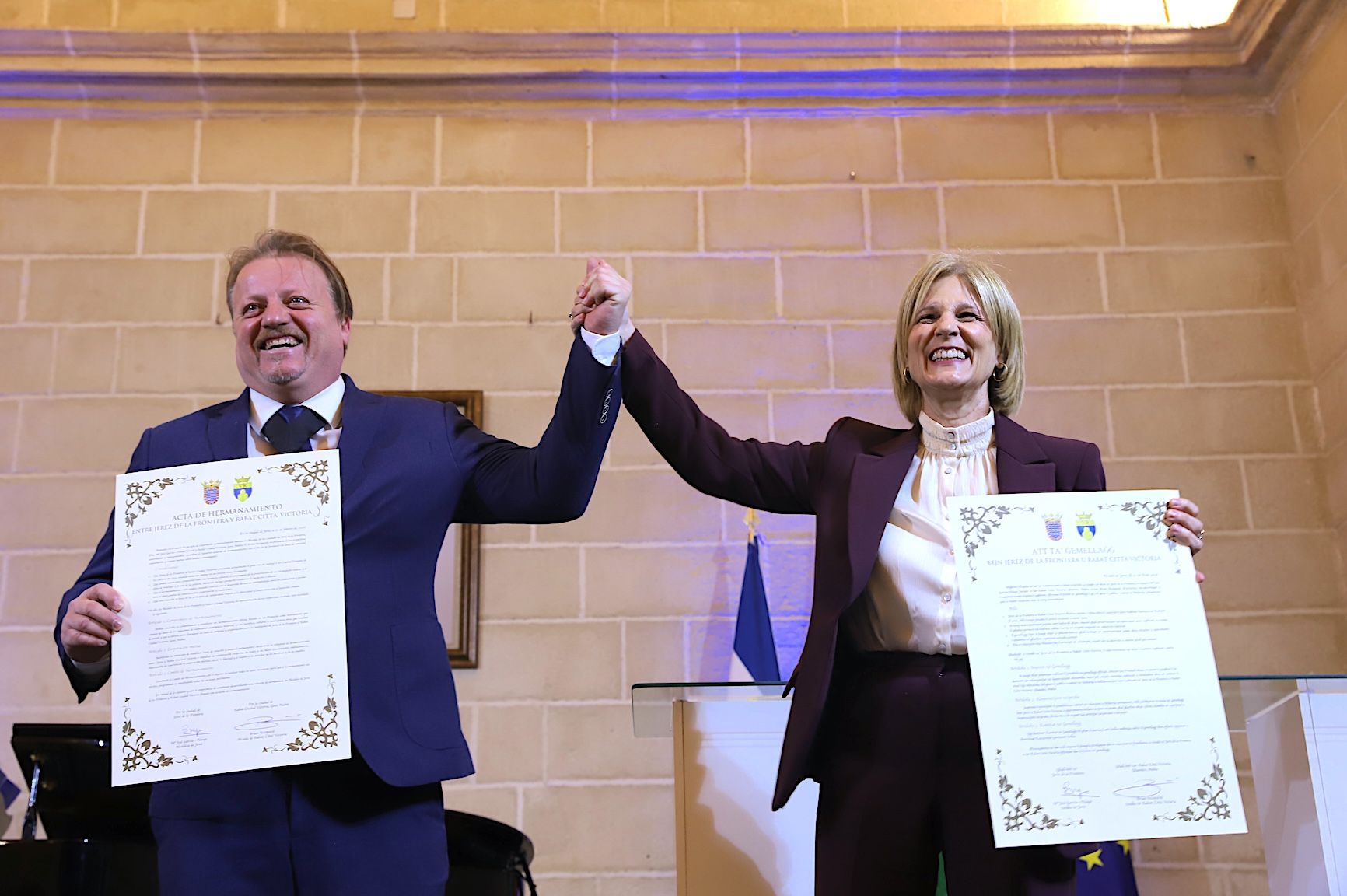 Tras la firma.