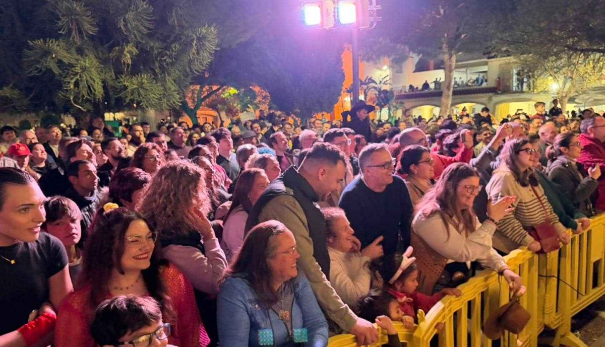 Gran ambiente nocturno en el Carnaval de Guadalcacín