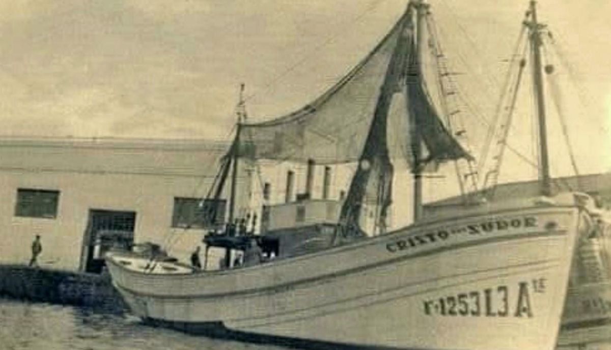 El Cristo del sudor, primer barco en el que navegó Manuel Botella.