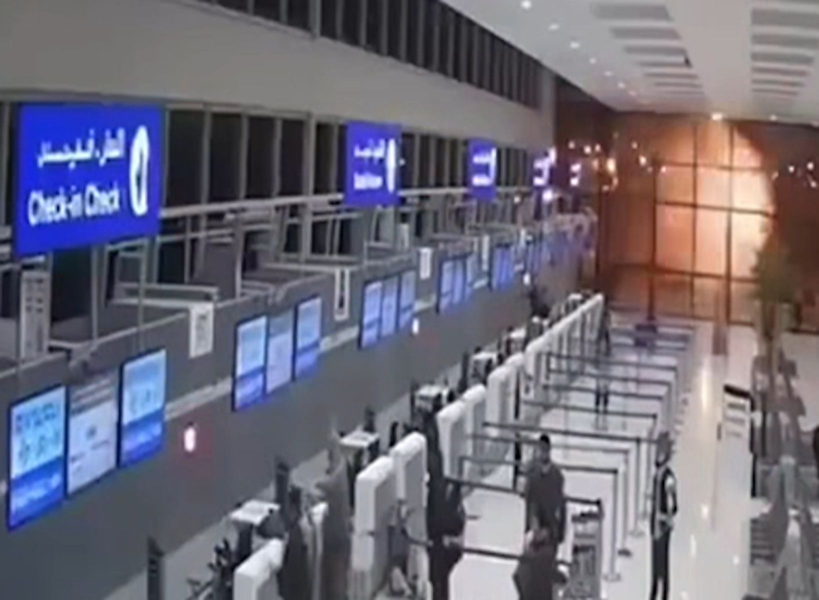 Ataque a una terminal del aeropuerto de Dubai.