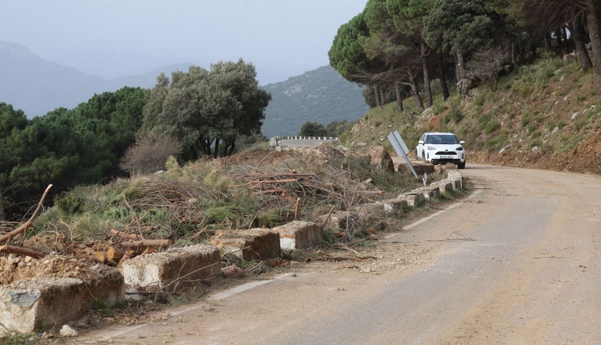 Carretera Grazalema tren borrascas 3