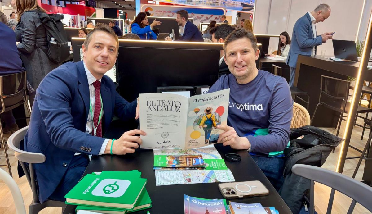 Carlos Pérez de la empresa Naturanda junto a José Halpern Chief Commercial Offices Touroptima