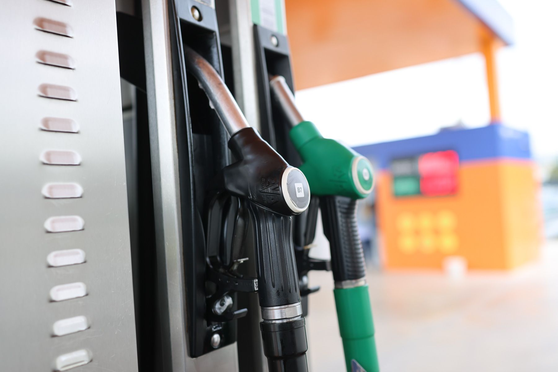 El precio de la gasolina, principal consecuencia de la guerra en Irán.