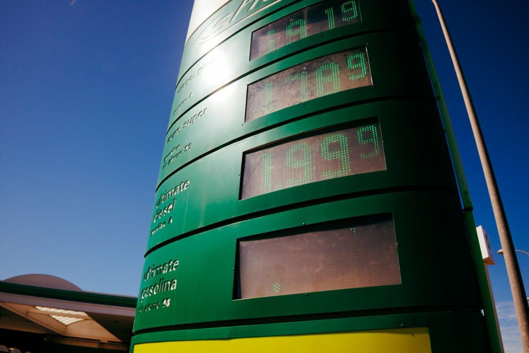 Diesel a 2 euros el litro, precios que se vieron a poco de comenzar la guerra.