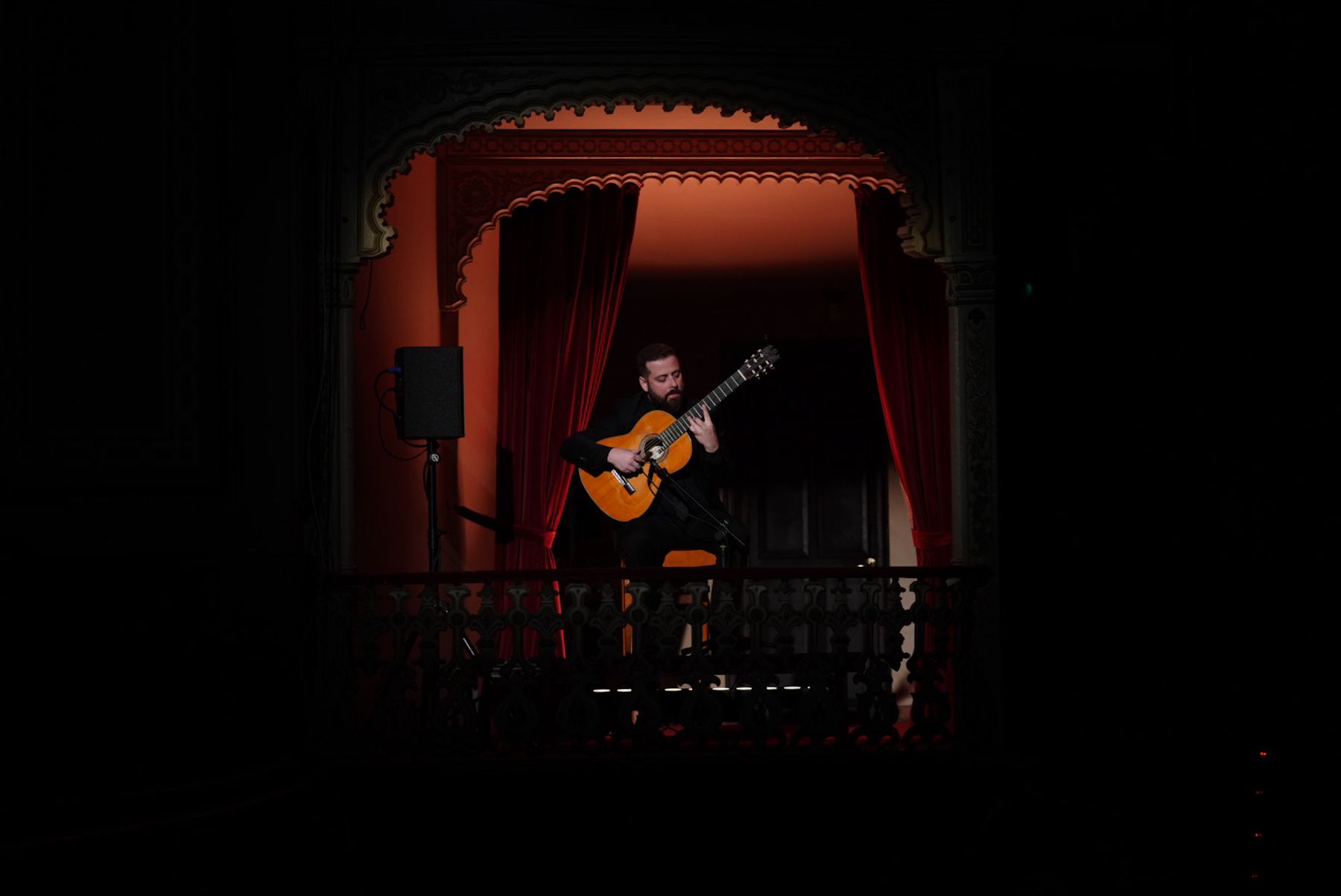 Uno de los momentos musicales del Pregón de Pablo Durio para la Semana Santa de Cádiz 2026.