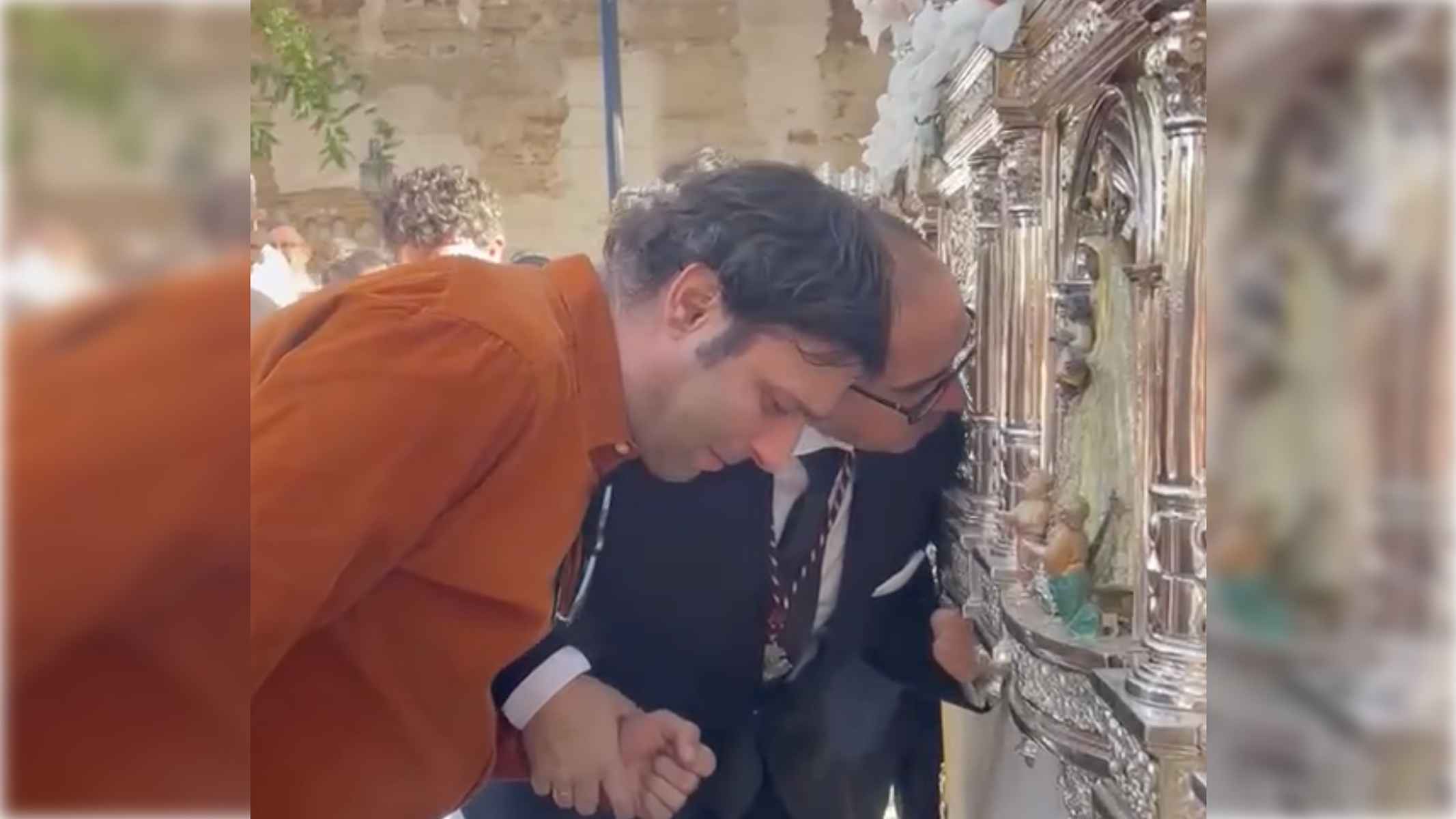 Borja Ferrer, en la emotiva 'levantá' a Madre de Dios de la Misericordia.