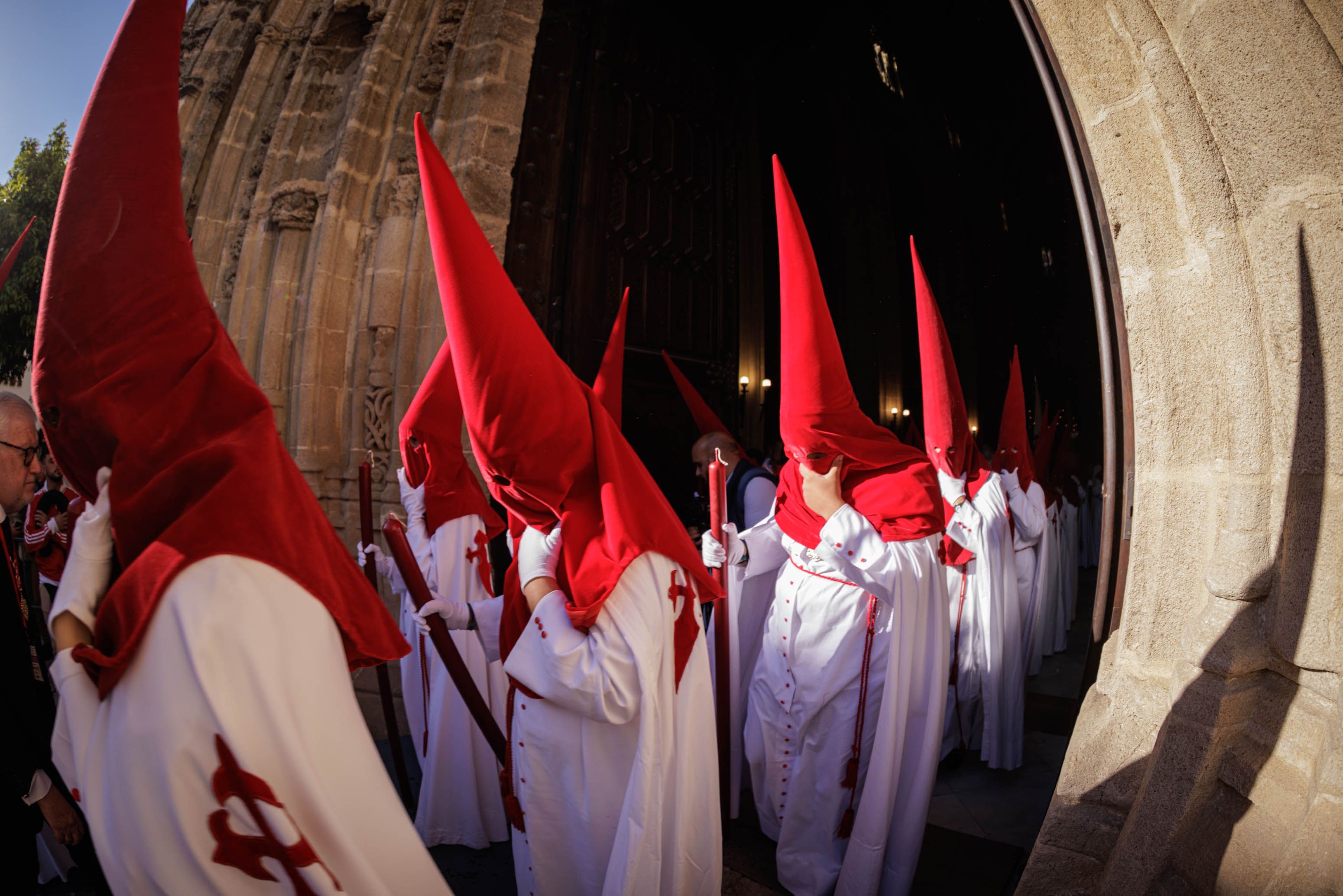 Penitentes del Prendimiento este Miércoles Santo en Jerez.
