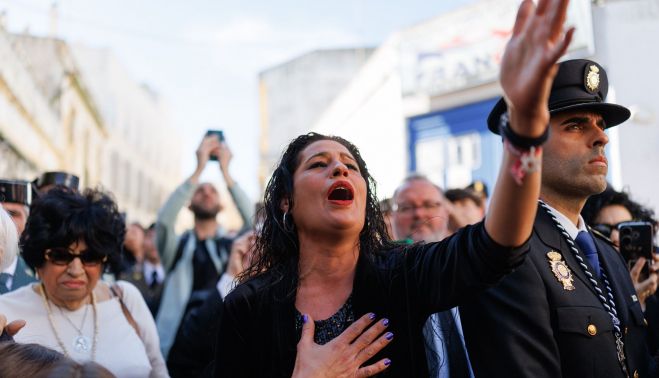Saeta al Cristo en la calle Sancho Vizcaíno.