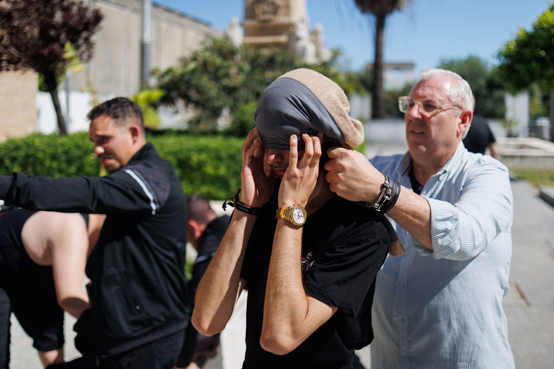 El Santo Entierro saliendo de la capilla del Calvario este Sábado Santo