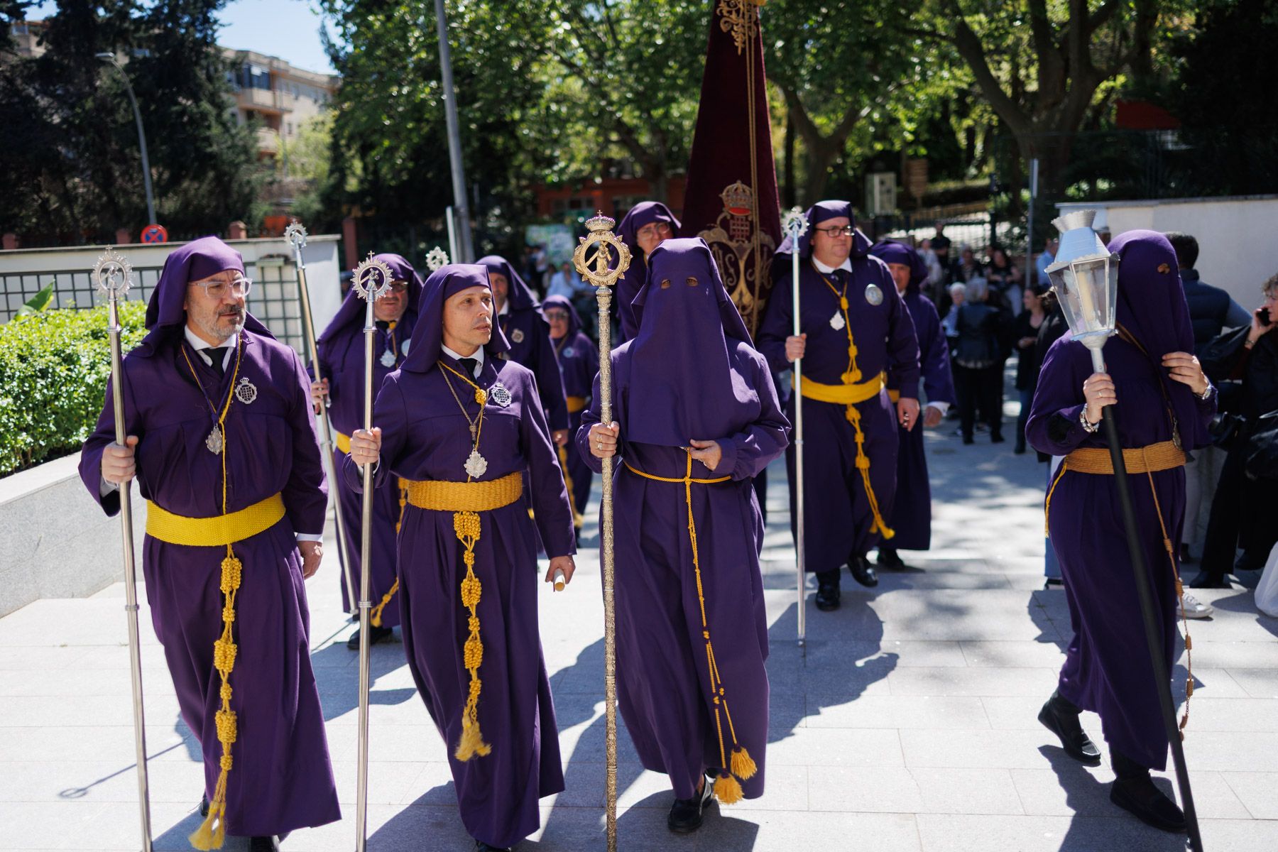 El Santo Entierro saliendo de la capilla del Calvario este Sábado Santo