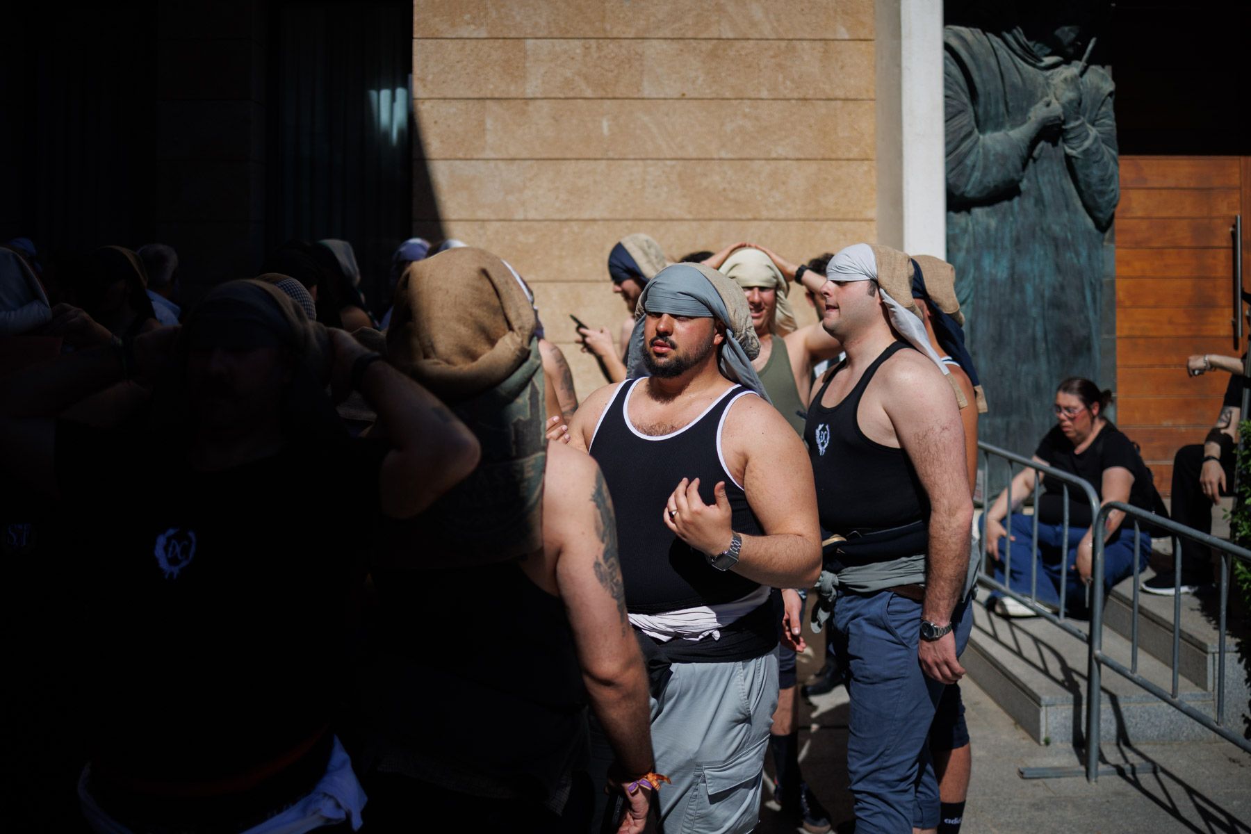 El Santo Entierro saliendo de la capilla del Calvario este Sábado Santo
