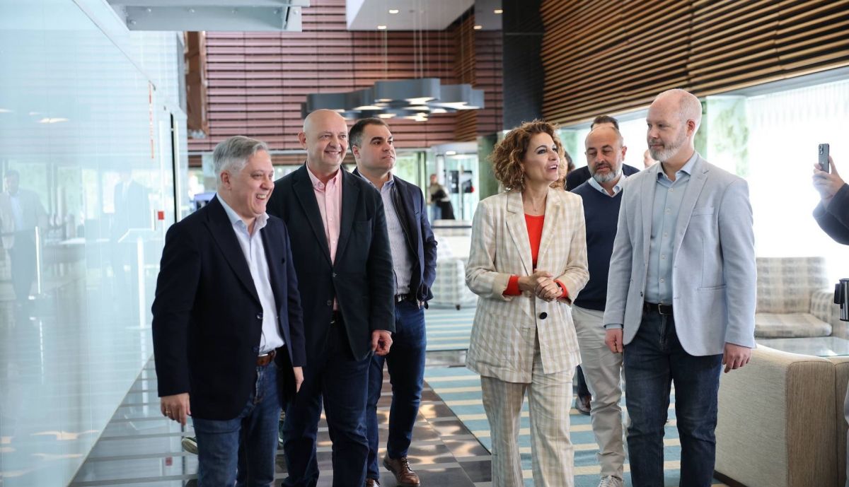 Maria Jesus Montero PSOE A Cadiz comite director listas elecciones andaluzas trabajadores soldadores metal