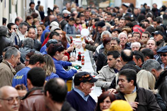 Imagen de archivo de una erizada celebrada durante el Carnaval en Cádiz. Imagen de archivo de una erizada celebrada durante el Carnaval en Cádiz.