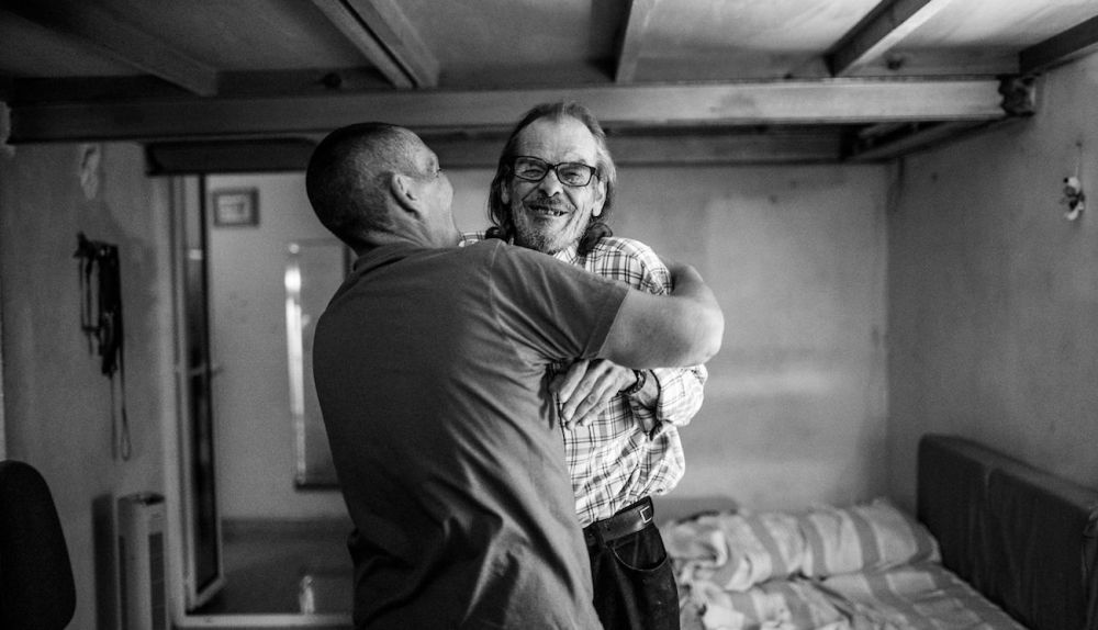 Juan Carlos y Leo, dándose un abrazo. FOTO: JUAN CARLOS TORO