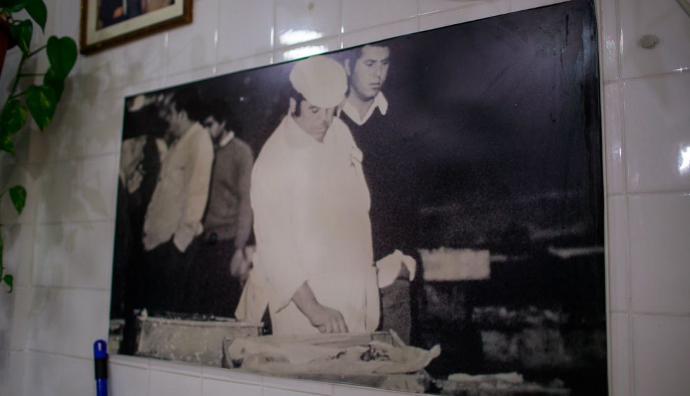 Joaquín Zambo padre, en una foto colgada en la pescadería. FOTO: JUAN CARLOS TORO