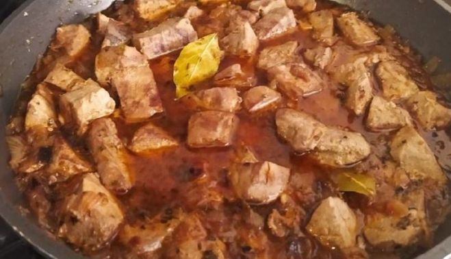 Atún encebollado.