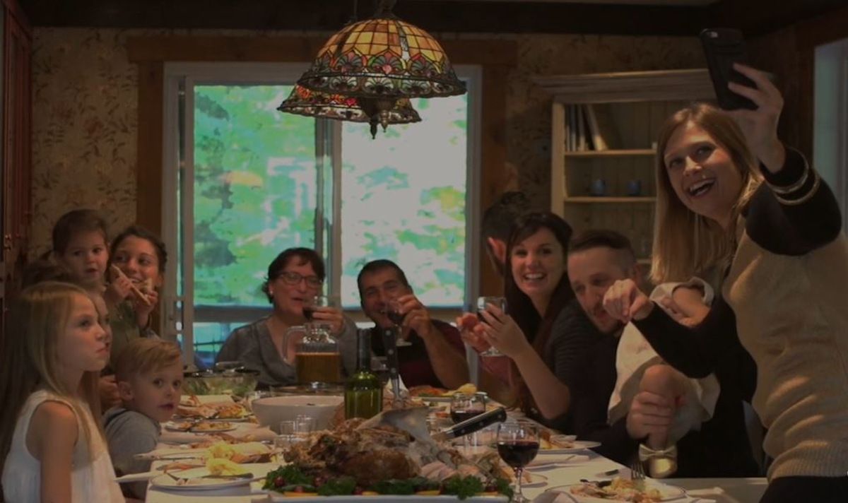 Una familia en Navidad.