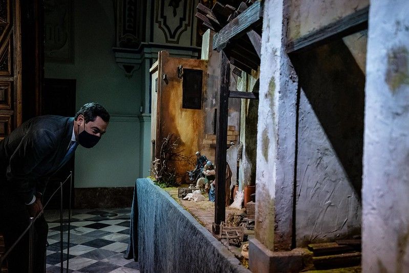 Moreno, visitando el nacimiento.