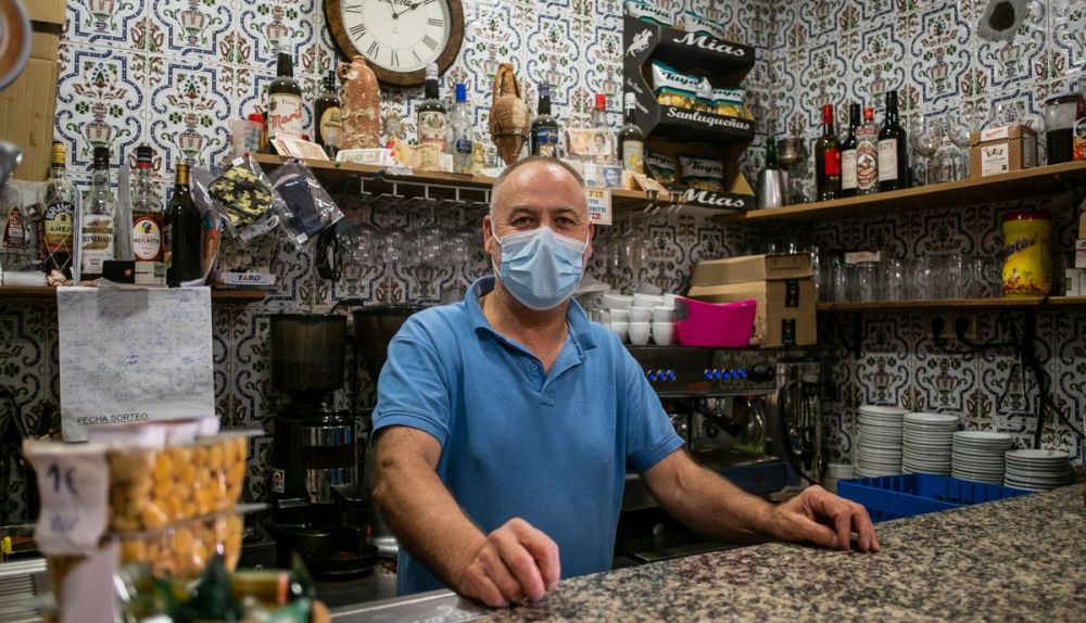 Manuel, dueño del bar El Potaje.