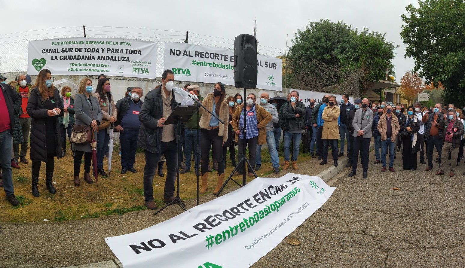 Trabajadores de Canal Sur, durante las protestas de hace unos meses. Trabajadores de Canal Sur, durante las protestas de hace unos meses.