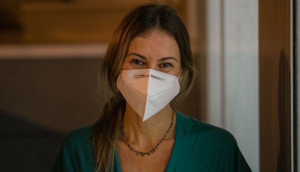 Alejandra es una de las 40 personas vacunadas del hospital de Jerez.