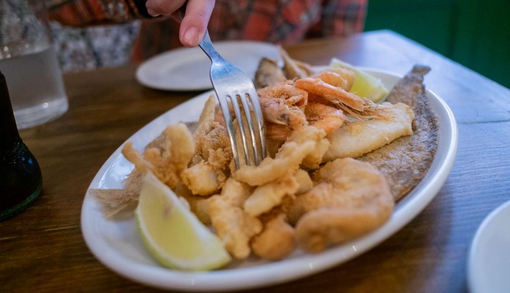 Chocos, acedías, pijotas, gambas. 