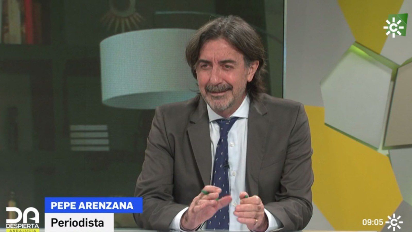 Arenzana, en una de las muchas tertulias en las que participa en Canal Sur desde el cambio de gobierno.