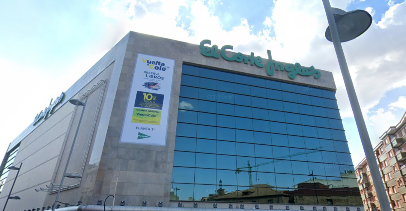 El Corte Inglés de Linares, una de las grandes superficies afectadas, en una imagen de Google Maps.