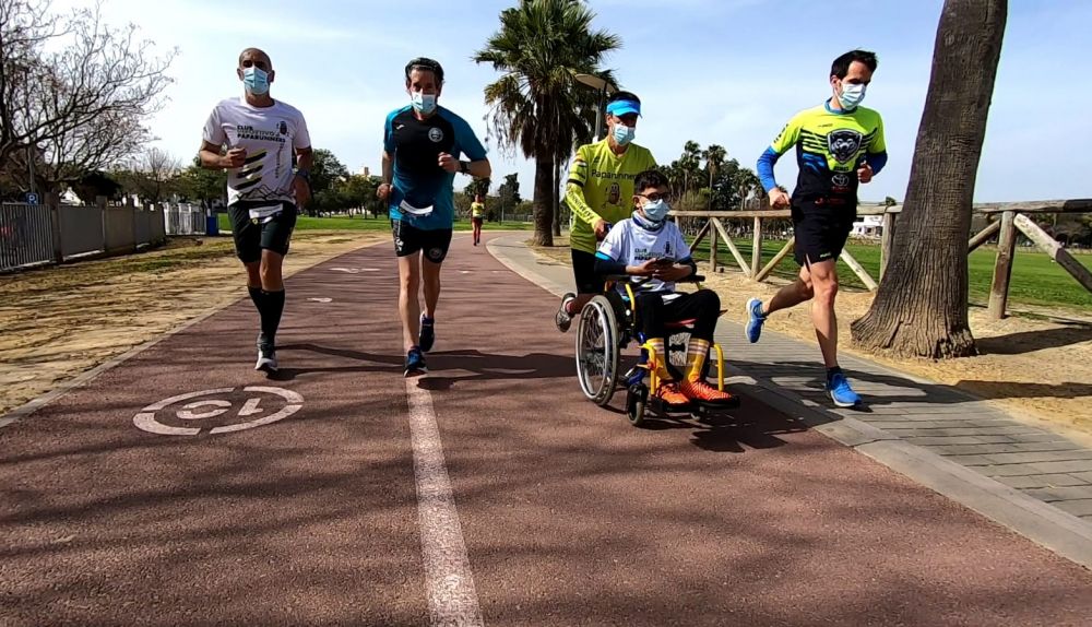 Un momento de la carrera solidaria en Chapín.