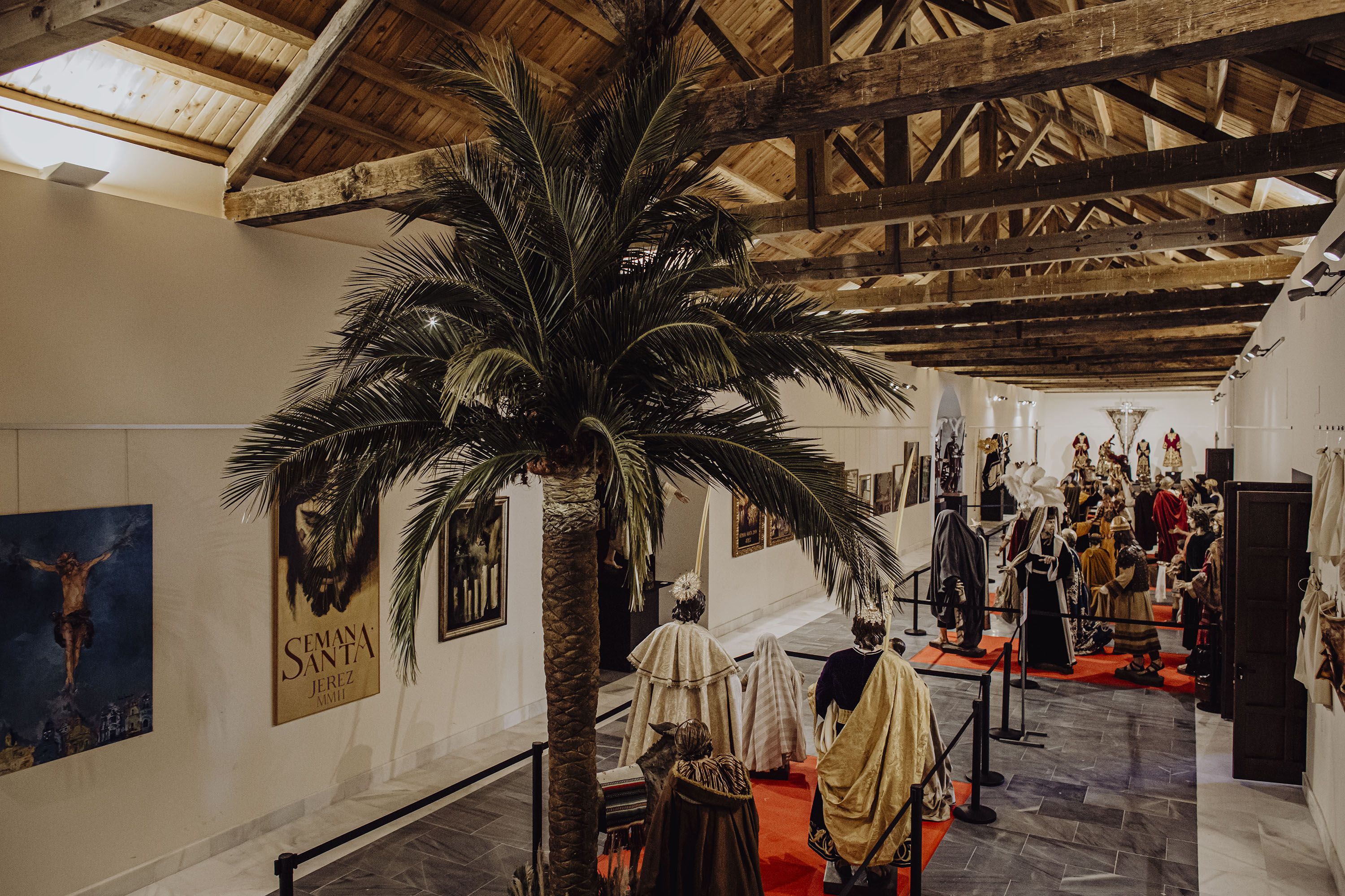 La historia más grande jamás contada empieza aquí. Palmera en los Claustros La historia más grande jamás contada empieza aquí. Palmera en los Claustros