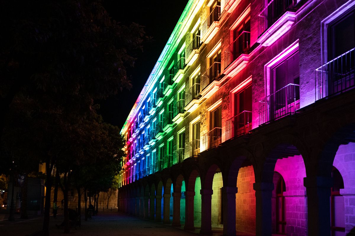 Uno de los edificios que se iluminará de amarillo contra el suicidio.