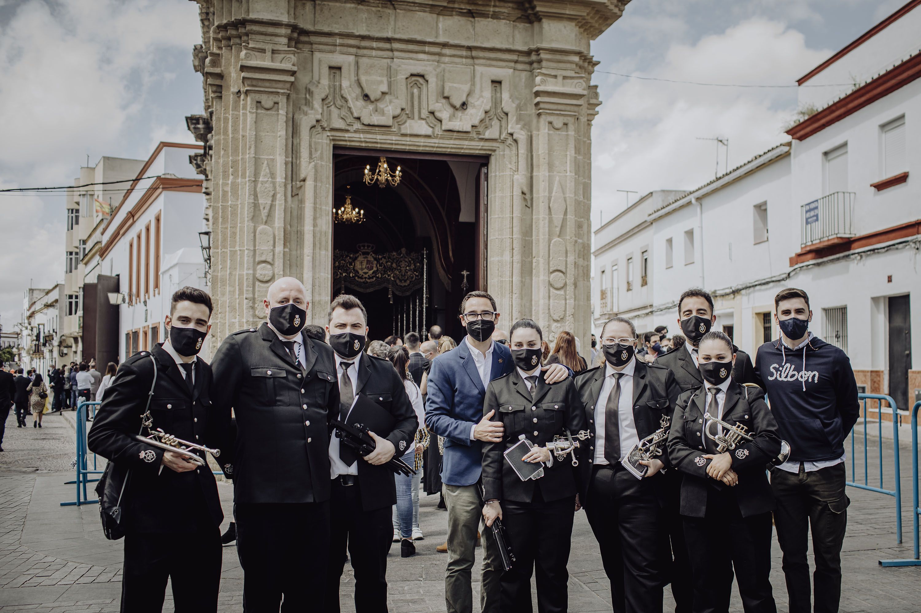 Un grupo en la mañana de este Jueves Santo.
