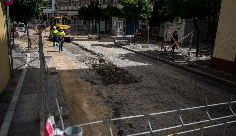11 de mayo. Inicio oficial bajo amenaza de multa.