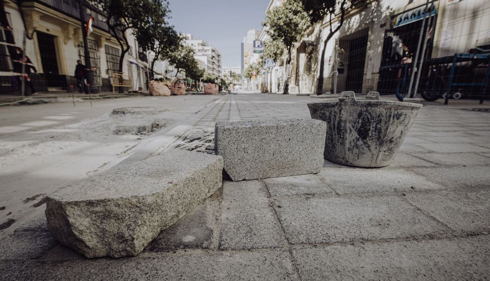 Enero-febrero 2021. Más adoquín y reinicio de las obras.