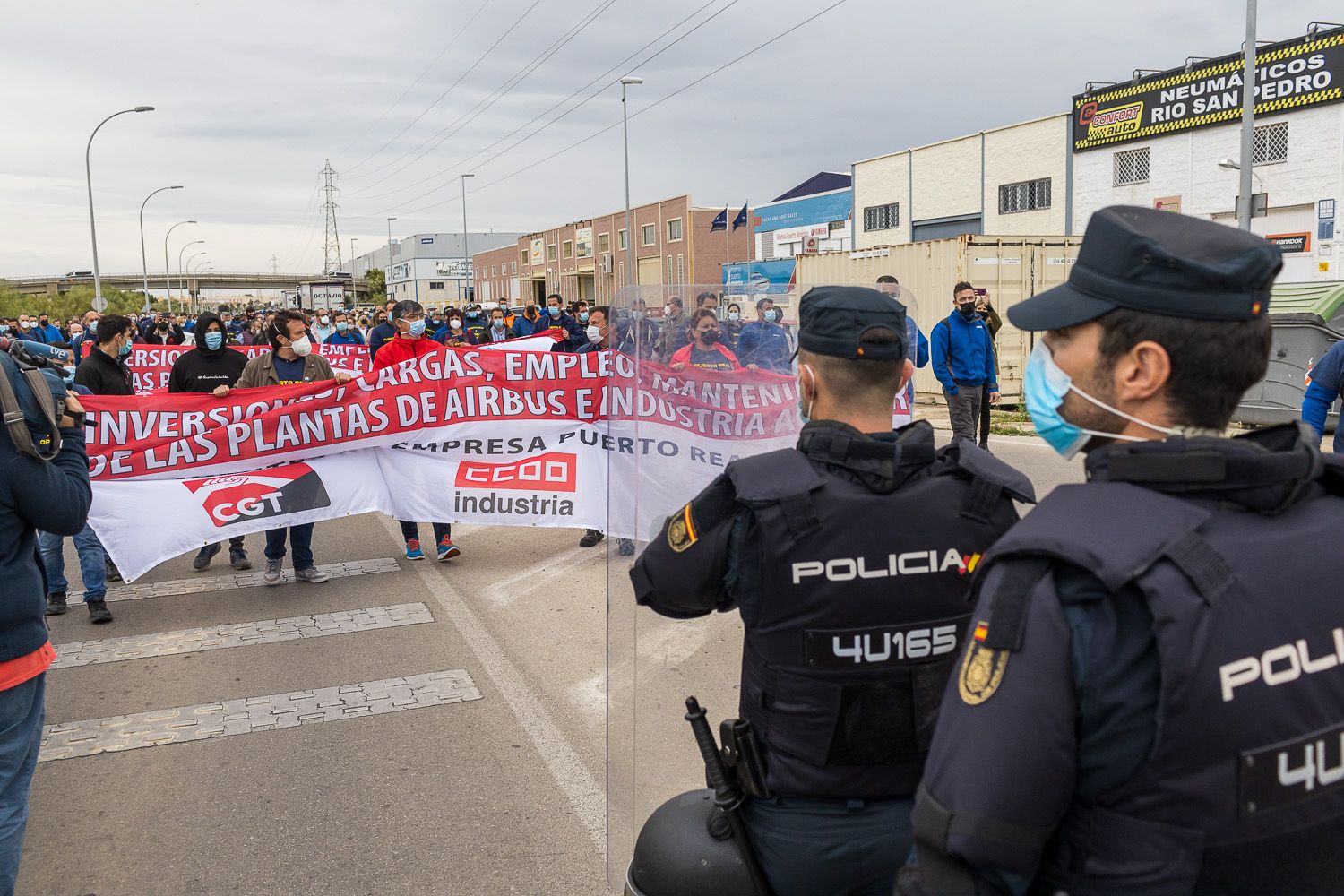 La Policía Nacional intercepta el paso