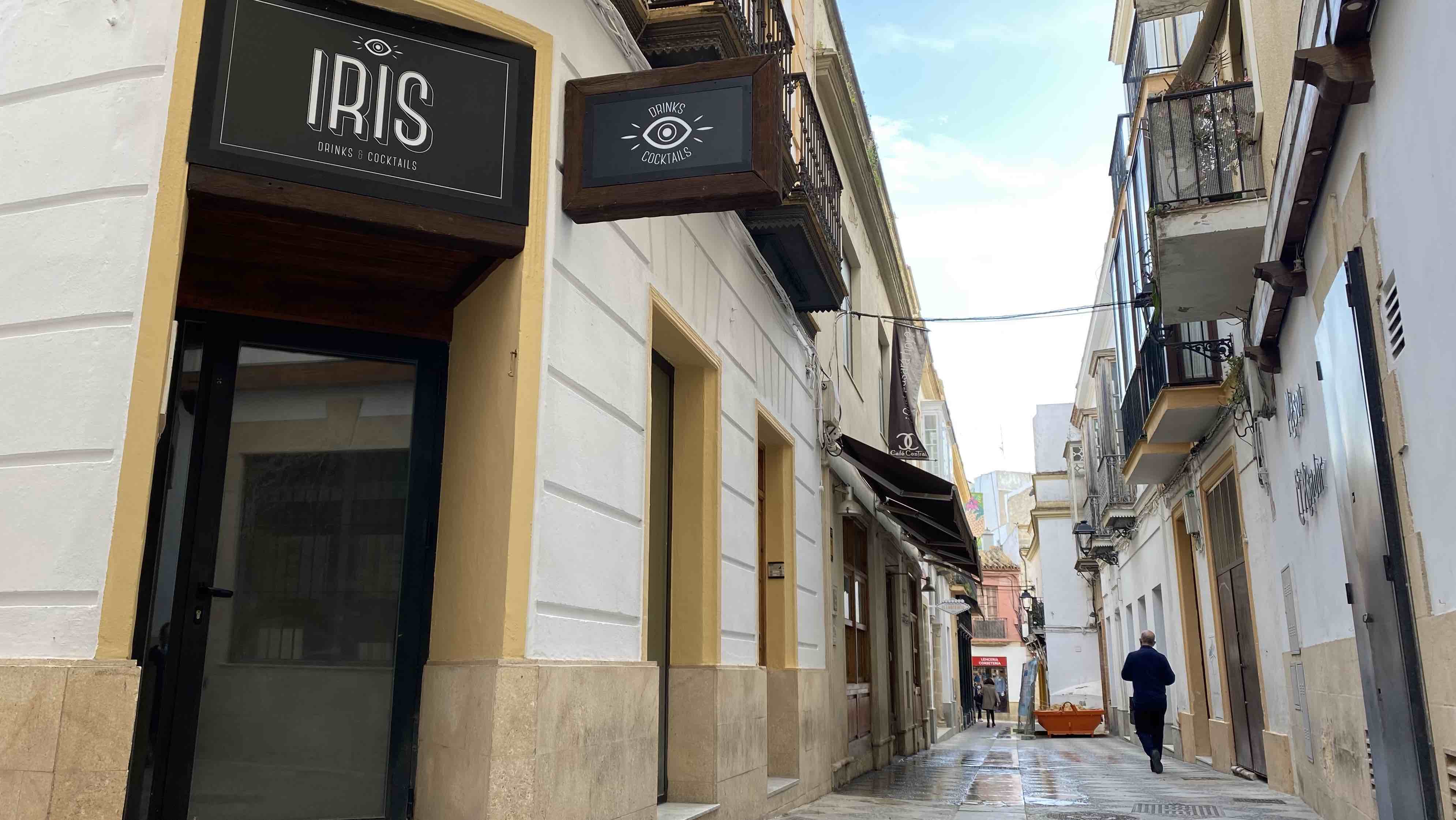 El centro de Jerez inaugura un nuevo local de copas con una 'happy hour' con cerveza gratis este viernes.